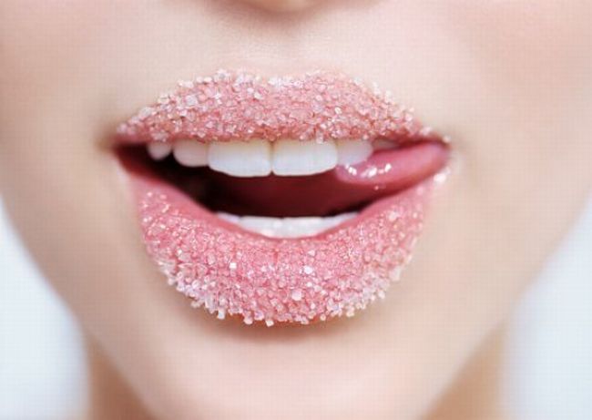 Dermarolling Lips Make Plumped And Smooth Lips At Home