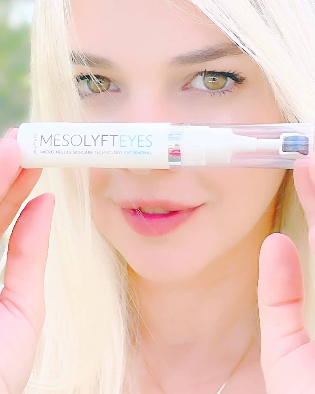 Beautiful Eyes Make Beautiful World With Eyelid Cream
